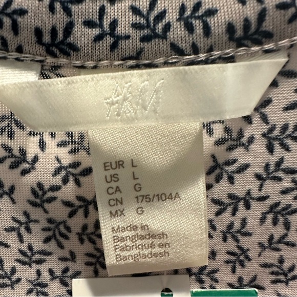 H&M Cream and Blue Floral Patterned Blouse - Picture 2 of 5